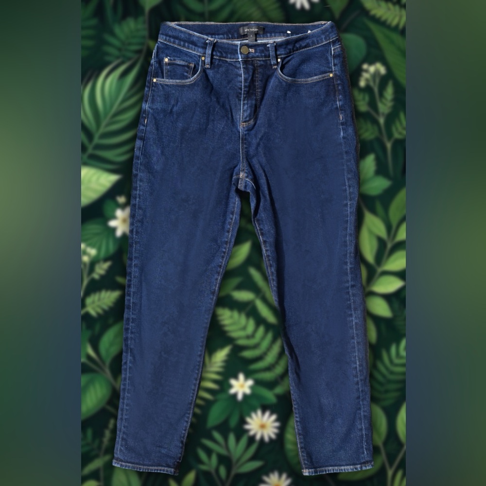 Ann Taylor Medium Wash Straight Leg Jeans Sz 6